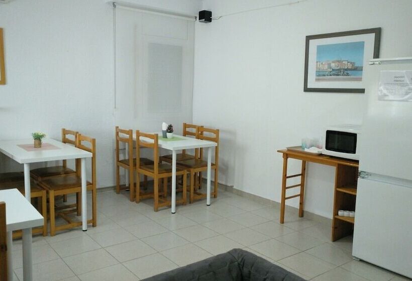 Hostal Tahiti Rs