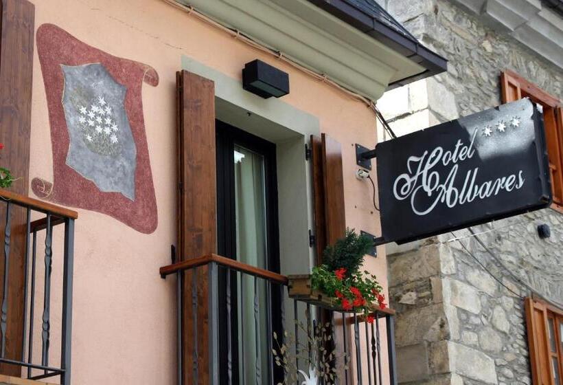 هتل Albares