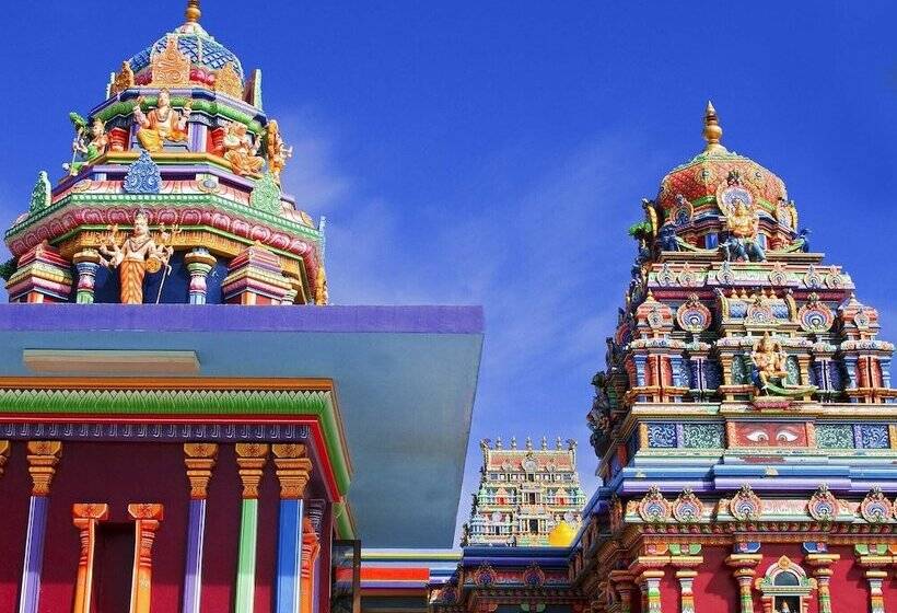 هتل Aquarius On The Beach