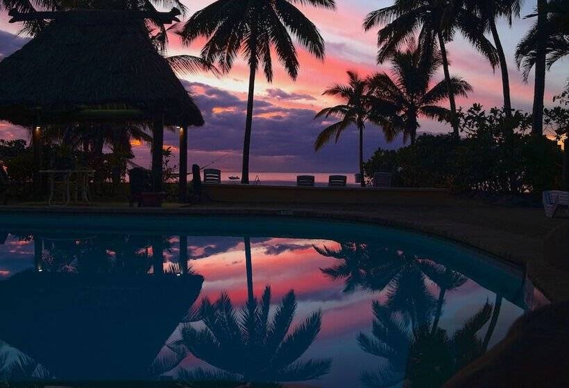 هتل Aquarius On The Beach