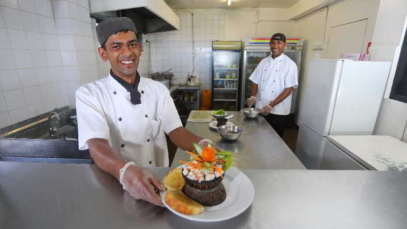 هتل Aquarius On The Beach