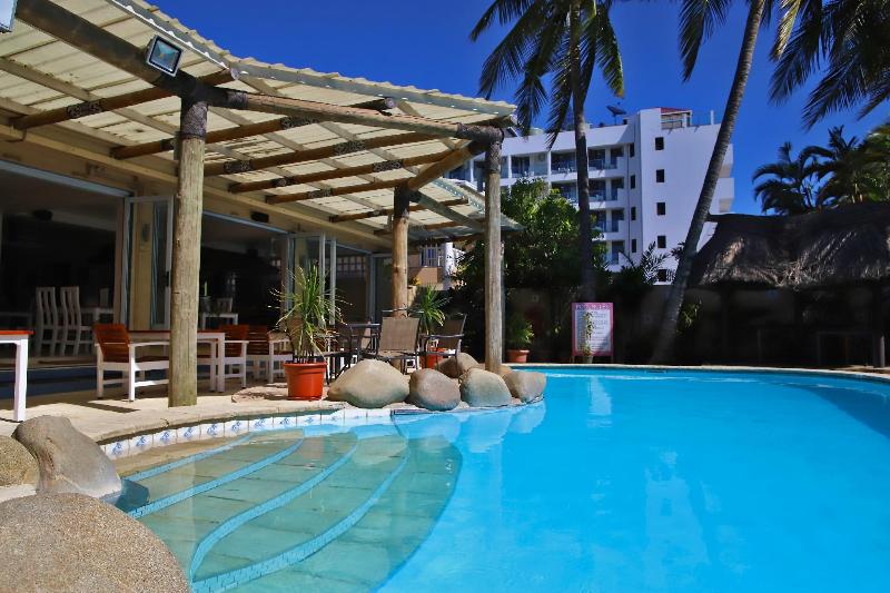 هتل Aquarius On The Beach