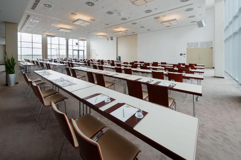 Atlantic Hotel Sail City