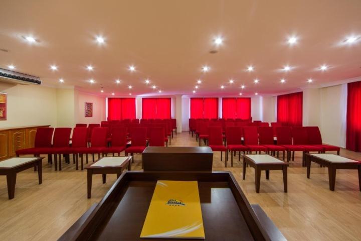 Отель Club Dizalya