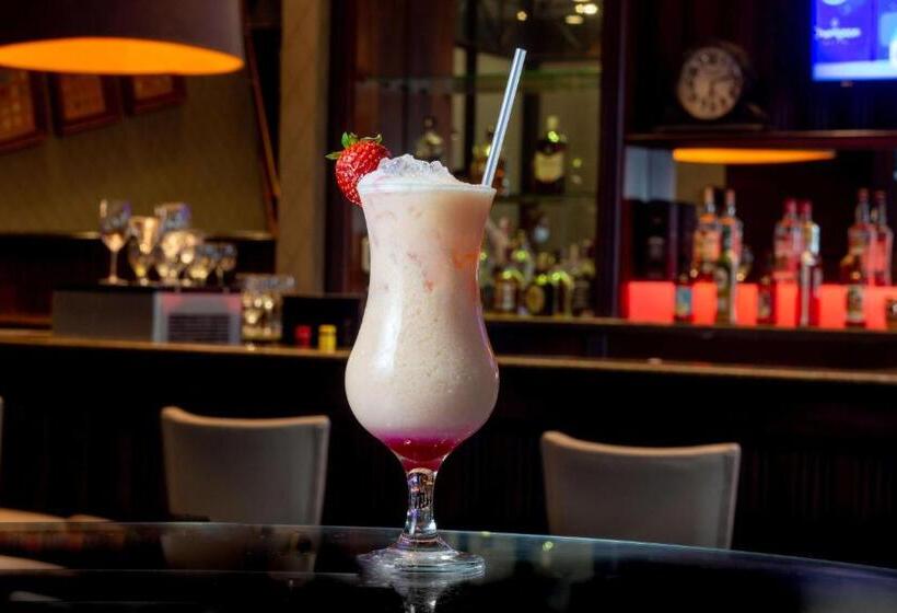 ホテル Deville Prime Porto Alegre