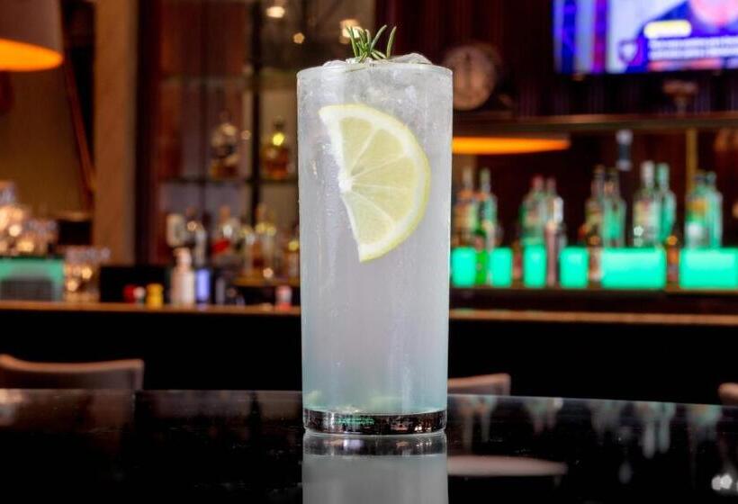 ホテル Deville Prime Porto Alegre