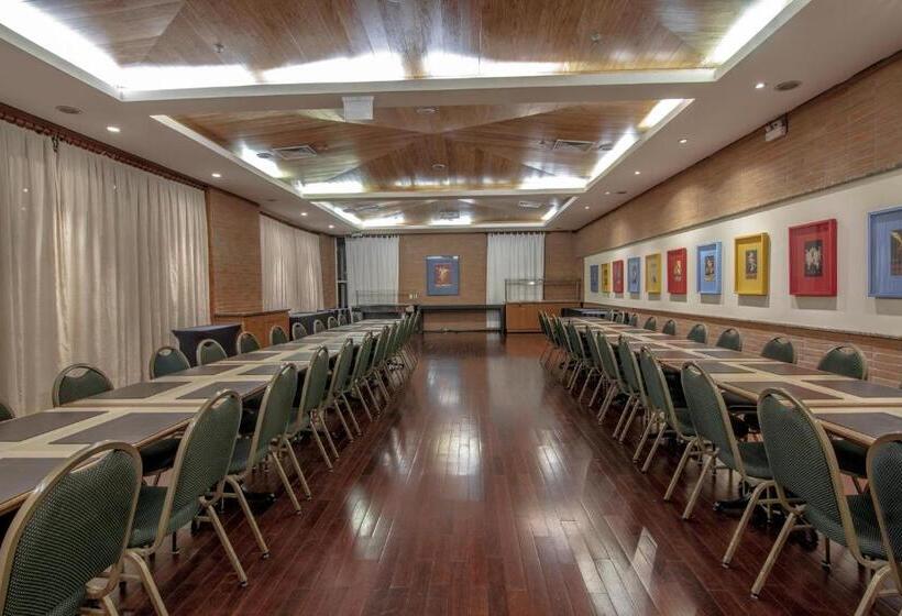 ホテル Deville Prime Porto Alegre