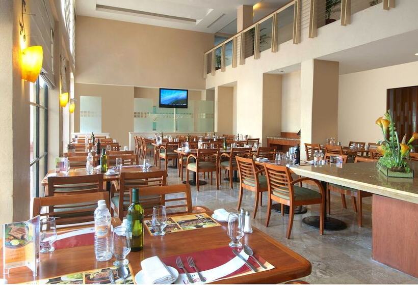 호텔 Fiesta Inn Poza Rica