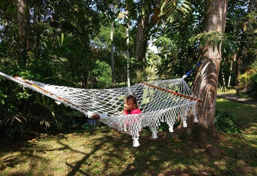 בית מלון כפרי Gajah Mina Beach Resort