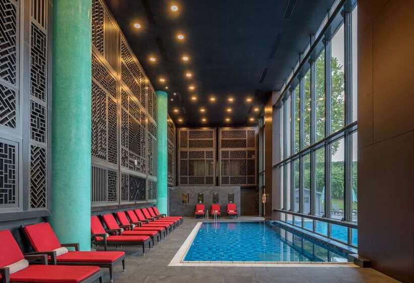 ホテル Hilton Evianlesbains