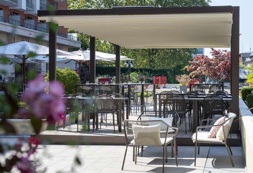 ホテル Hilton Evianlesbains