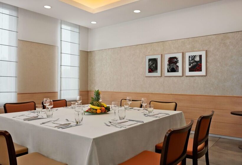 ホテル Hilton Garden Inn Rome Airport