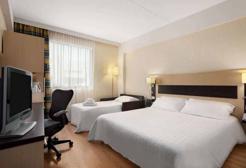 ホテル Hilton Garden Inn Rome Airport