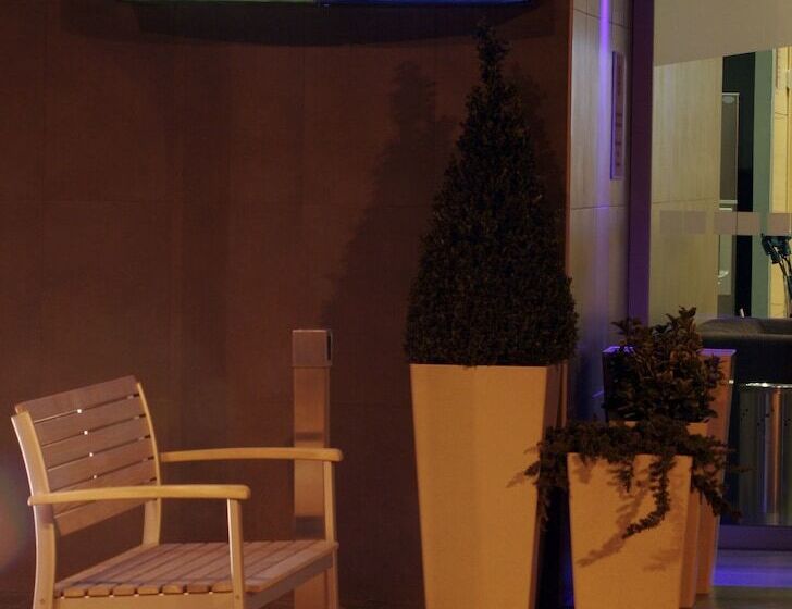 هتل Holiday Inn Express Madrid Getafe, An Ihg