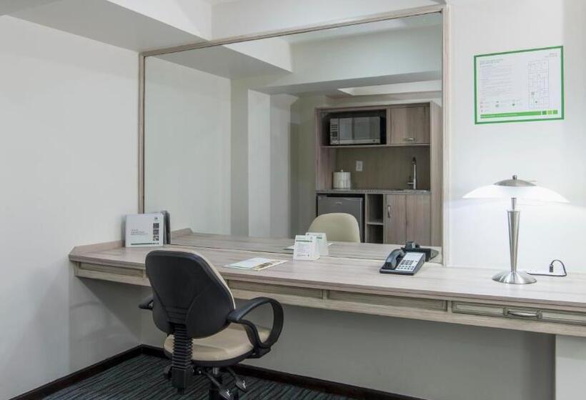 ホテル Holiday Inn & Suites Mexico Zona Reforma, An Ihg