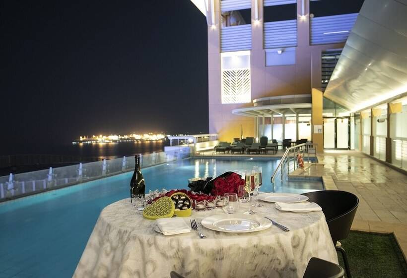 هتل Hyatt Regency Al Kout Mall