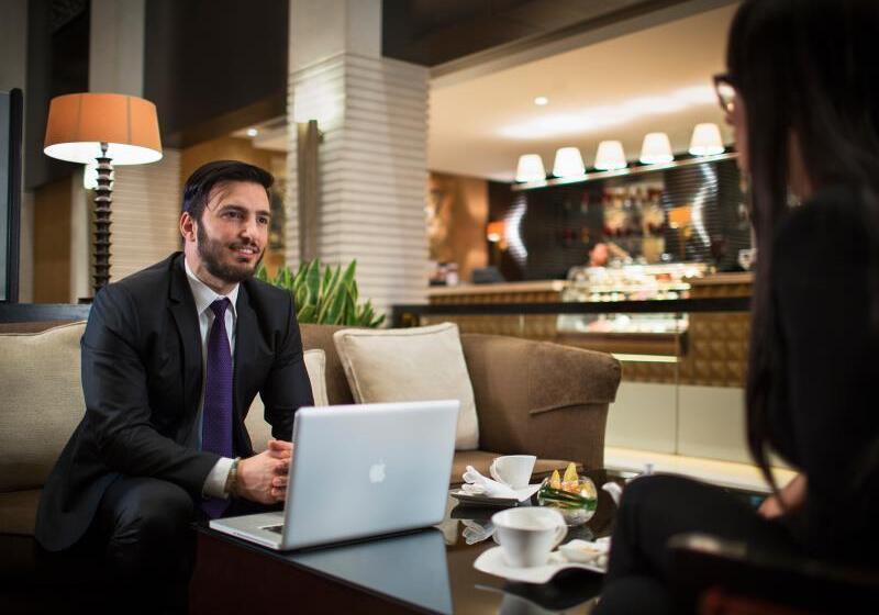 هتل Hyatt Regency Al Kout Mall