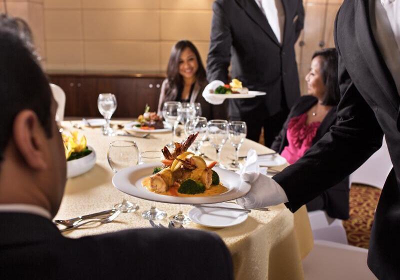 هتل Hyatt Regency Al Kout Mall