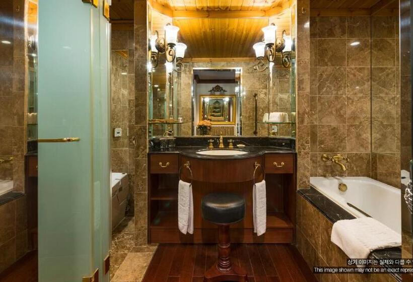 Отель Grand Mercure Imperial Palace Seoul Gangnam