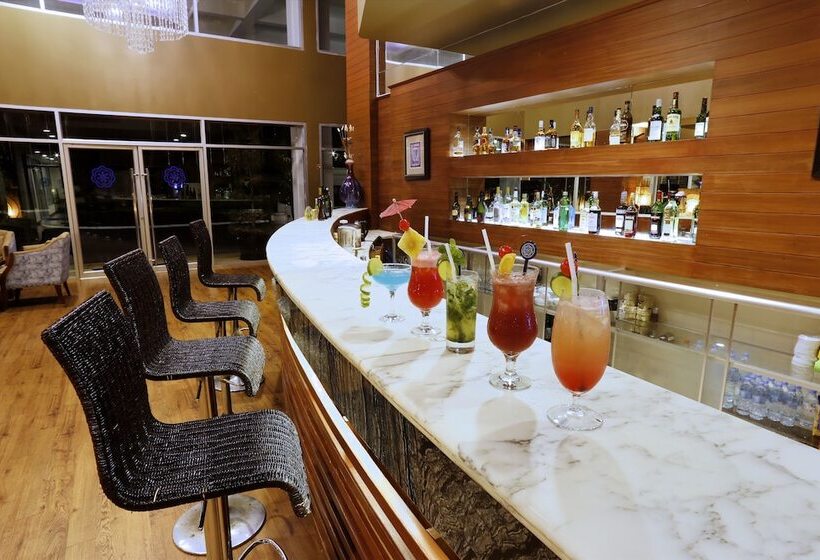 Independence Hotel Resort & Spa