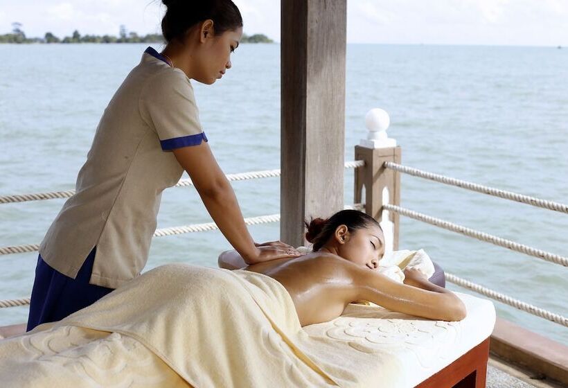 Independence Hotel Resort & Spa