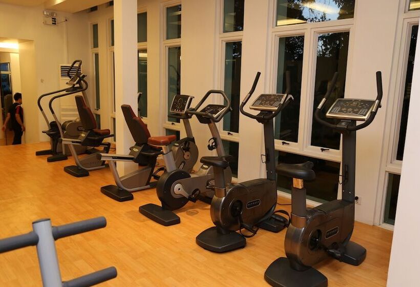 Independence Hotel Resort & Spa