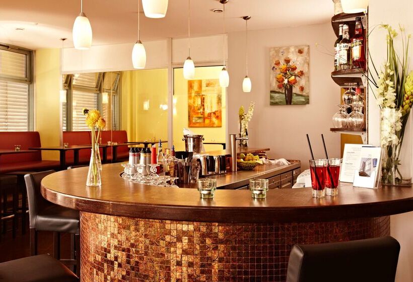 فندق Kiel By Golden Tulip