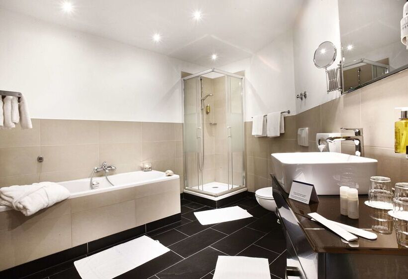 فندق Kiel By Golden Tulip