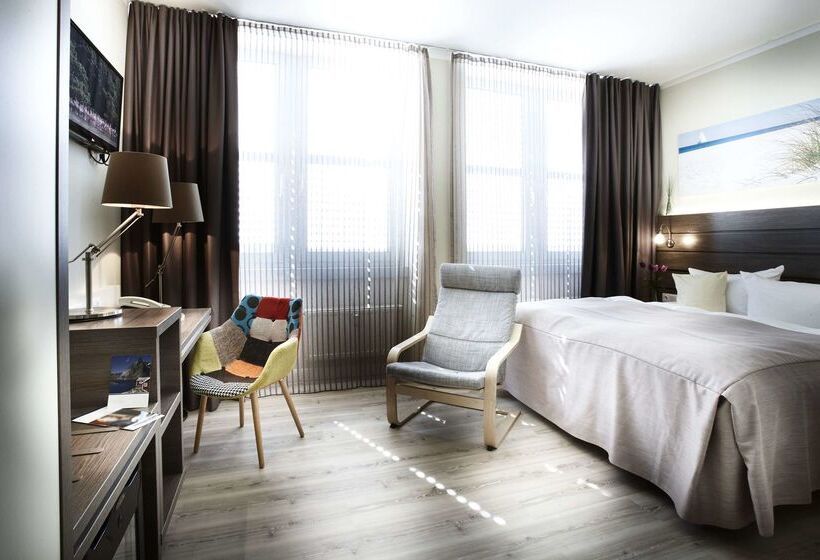 فندق Kiel By Golden Tulip