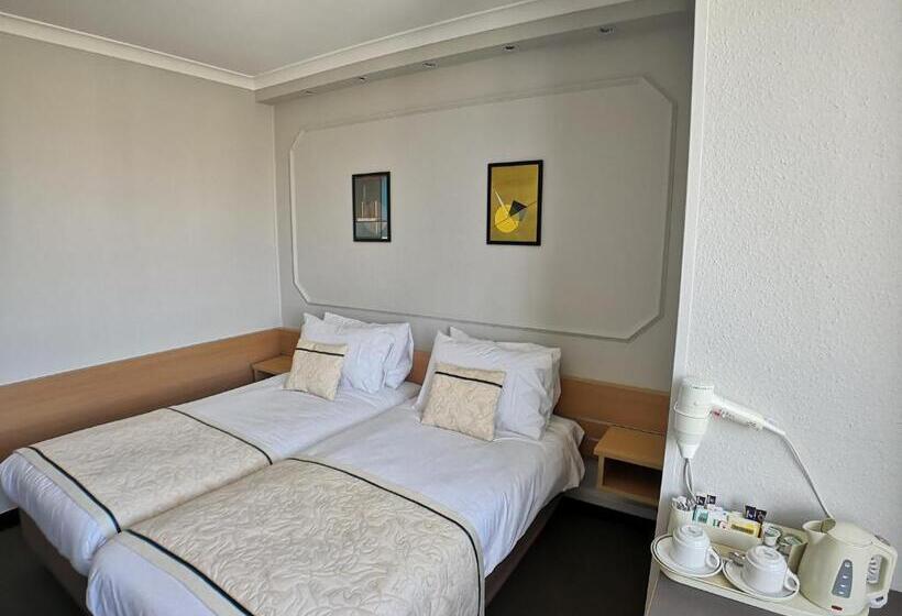 هتل Lancaster Hall