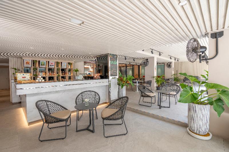 Novotel Living Bangkok Sukhumvit Legacy