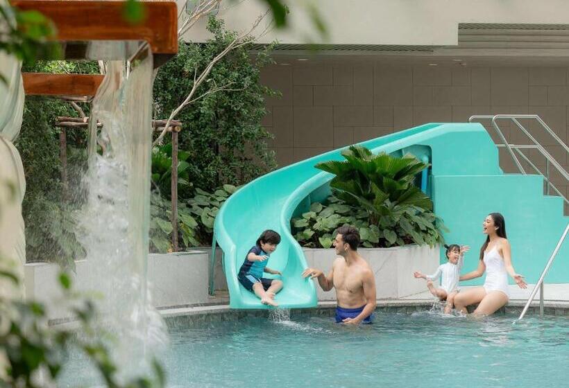 Novotel Living Bangkok Sukhumvit Legacy