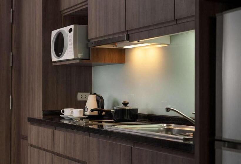 Novotel Living Bangkok Sukhumvit Legacy