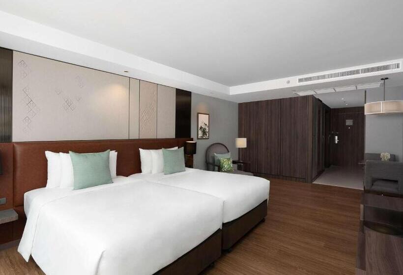 Novotel Living Bangkok Sukhumvit Legacy