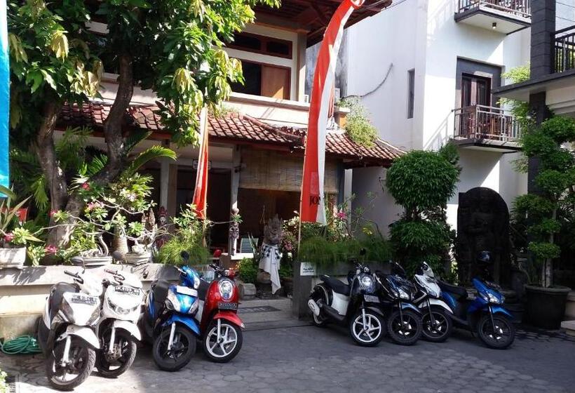 בית מלון כפרי Legian Village