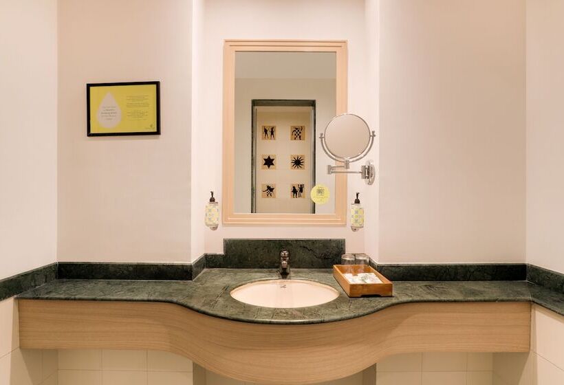 Lemon Tree Hotel Hinjewadi Pune