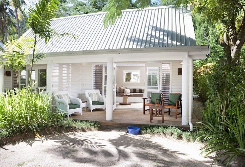 ホテル Malolo Island Resort