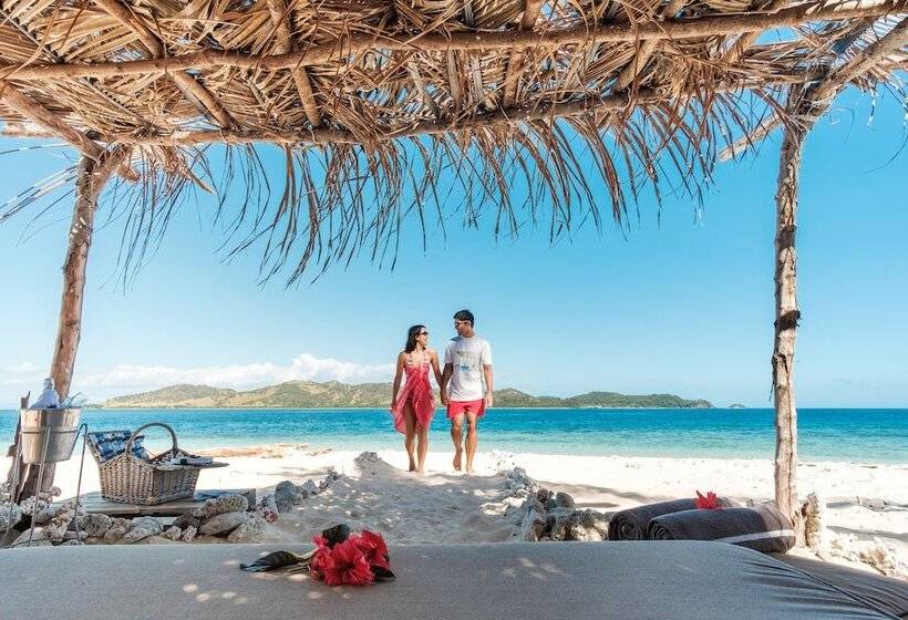 هتل Malolo Island Resort