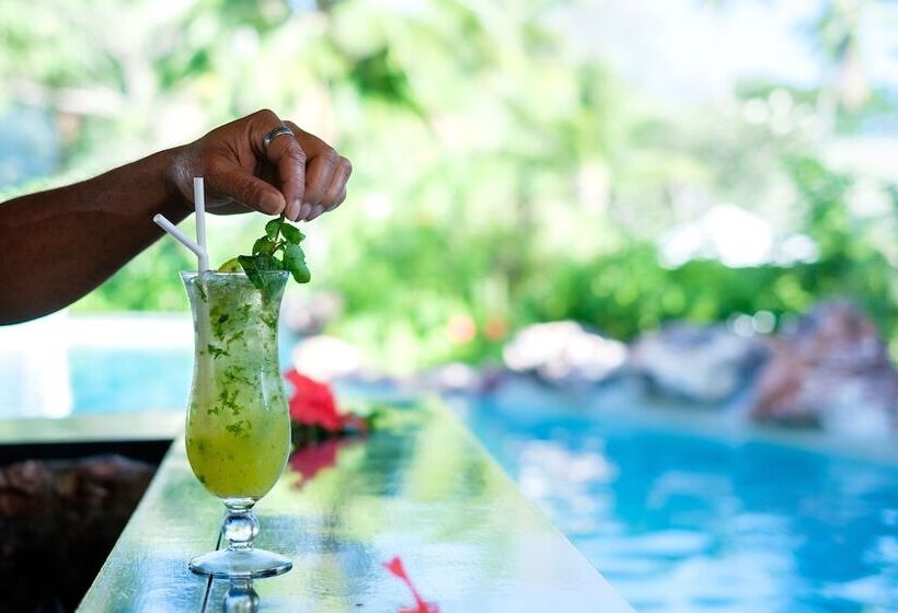 ホテル Malolo Island Resort