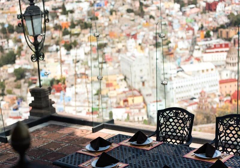 Отель Mision Grand Casa Colorada