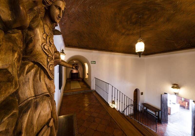 Отель Mision Grand Casa Colorada