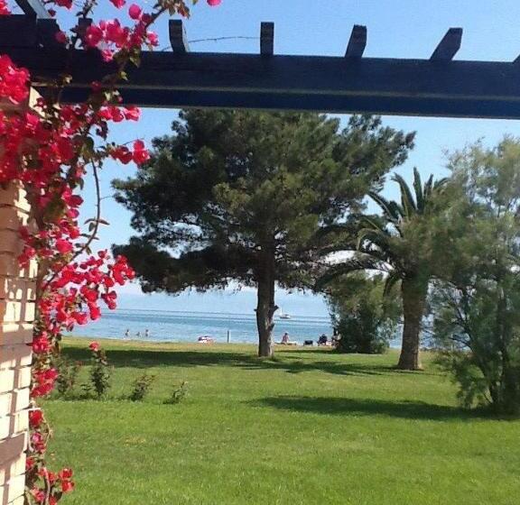 酒店 Nafsika Beach