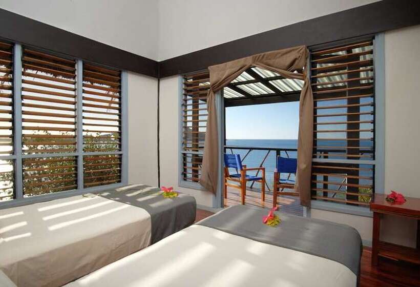 Отель Nanuya Island Resort