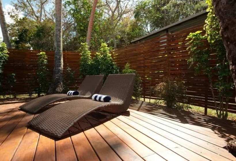 هتل Nanuya Island Resort