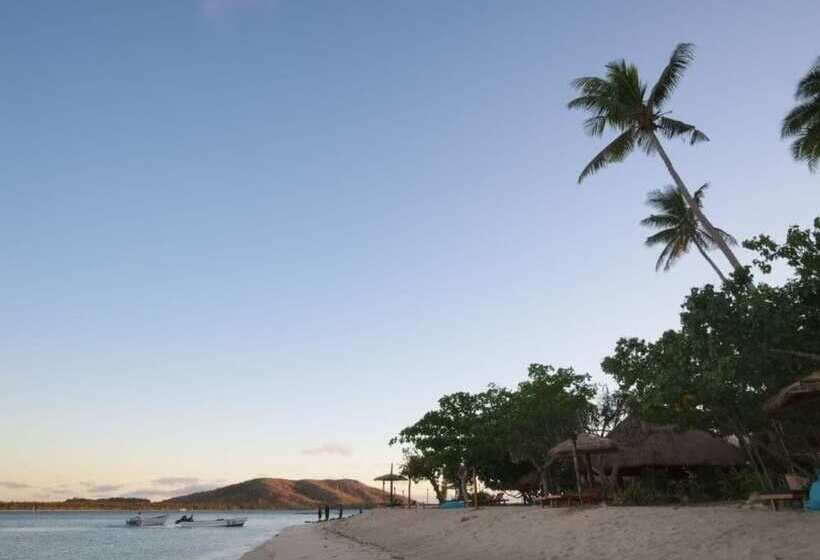 Отель Nanuya Island Resort