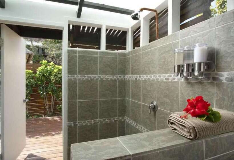 Отель Nanuya Island Resort