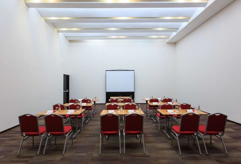 Отель NH Collection Monterrey San Pedro