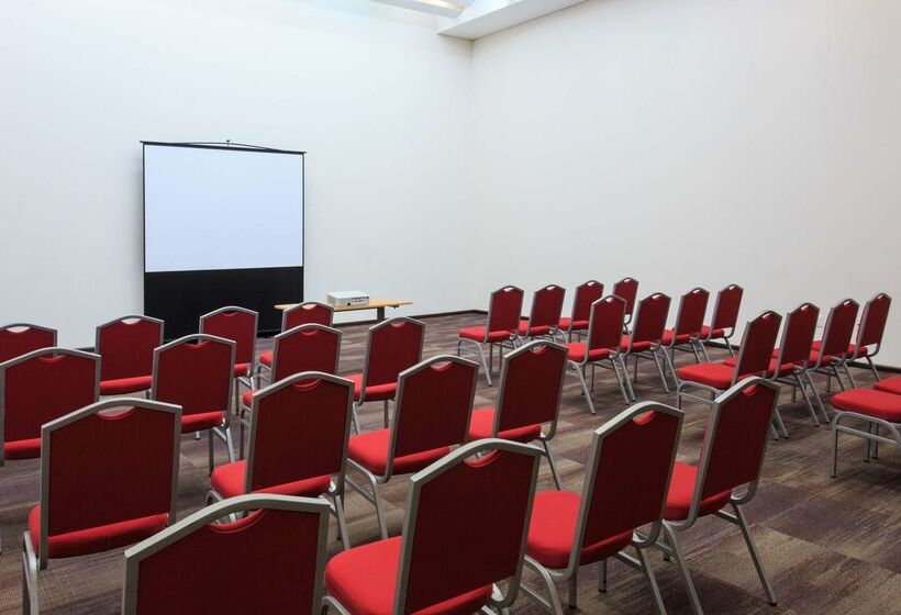 Отель NH Collection Monterrey San Pedro