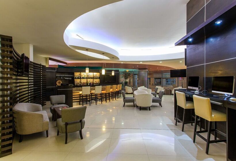 Отель NH Collection Monterrey San Pedro