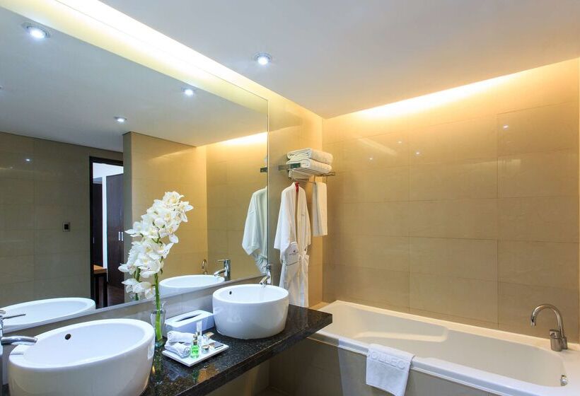 Отель NH Collection Monterrey San Pedro